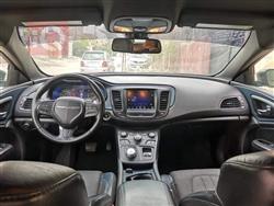 Chrysler 200
